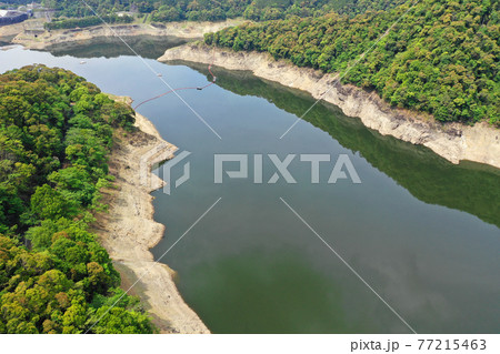 鶴田ダム上流の大鶴湖の空撮 鶴田ダム上流の大鶴湖の空撮 77215463