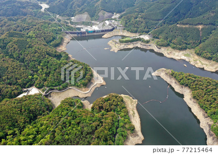 鶴田ダム上流の大鶴湖の空撮 鶴田ダム上流の大鶴湖の空撮 77215464