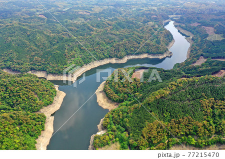 鶴田ダム上流の大鶴湖の空撮 77215470