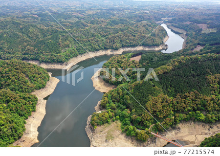 鶴田ダム上流の大鶴湖の空撮 鶴田ダム上流の大鶴湖の空撮 77215574