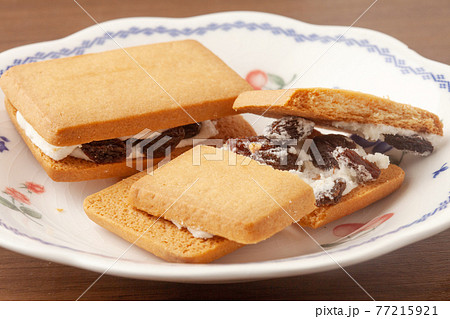 レーズンサンドクッキー 77215921