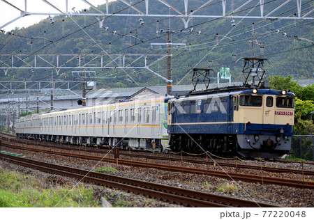 EF652067の牽く東京メトロ17000系甲種輸送の写真素材 [77220048