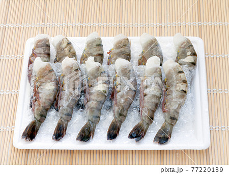 冷凍のブラックタイガー、殻付き無頭海老【食品トレー】 77220139