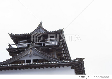福井県坂井市冬の丸岡城現存天守閣 福井県坂井市冬の丸岡城現存天守閣 77220888