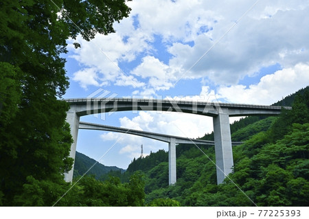 奥秩父滝沢ダムを迂回する雷電廿六木橋 77225393