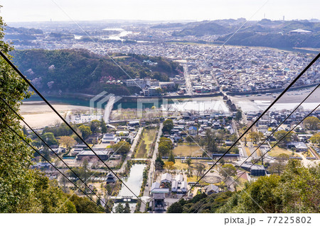山口県岩国市　岩国城ロープウエーからの吉香公園の眺め 77225802