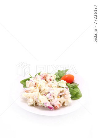 野菜たっぷりサラダ 明るい背景 野菜たっぷりサラダ 明るい背景 77226137