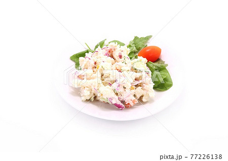 野菜たっぷりサラダ 明るい背景 野菜たっぷりサラダ 明るい背景 77226138