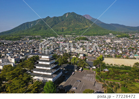 島原城と雲仙岳の空撮 島原城と雲仙岳の空撮 77226472