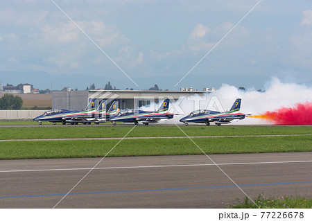 イタリア空軍「フレッチェ・トリコローリ」スモークチェック 77226678