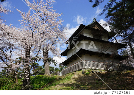 桜の名所　弘前公園 丑寅櫓 77227165