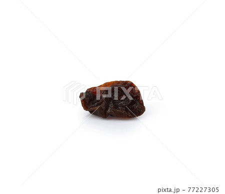 raisin isolated on white background, clipping path, full depth of field 77227305