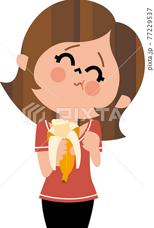バナナを食べる女性 77229537
