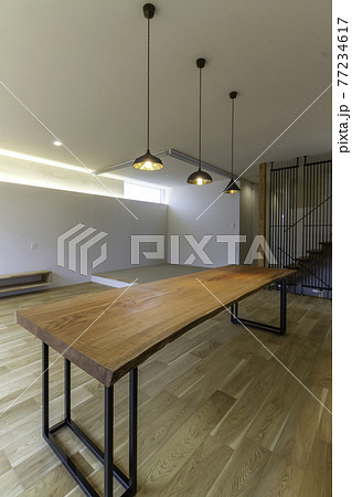 リビングダイニング 77234617