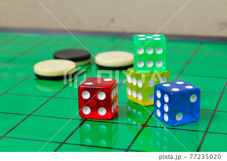 サイコロ,四角,四角形,オセロ、ダイス、ゲーム,娯楽,数字,賭博,ギャンブル,カジノ,さいころ、盤面 サイコロ,四角,四角形,オセロ、ダイス、ゲーム,娯楽,数字,賭博,ギャンブル,カジノ,さいころ、盤面 77235020