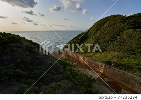 日本最大規模のサイフォン式洪水吐き 福地ダム上流水吐きシュート部 沖縄県国頭郡東村 日本最大規模のサイフォン式洪水吐き 福地ダム上流水吐きシュート部 沖縄県国頭郡東村 77235234