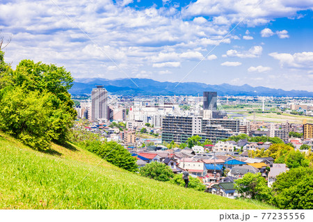 青空が広がる郊外の住宅地 東京 青空が広がる郊外の住宅地 東京 77235556
