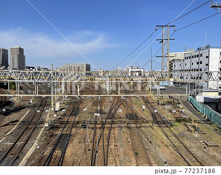 南千住駅南の陸橋からの線路と貨物駅 77237186