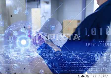 工場で働く人々 77239462