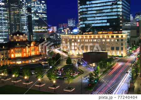 東京駅丸の内駅前広場 77240404