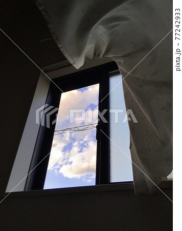空が見える 空が見える 77242933