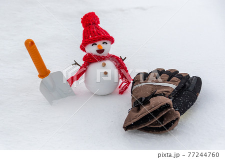 雪だるま作り 雪だるま作り 77244760