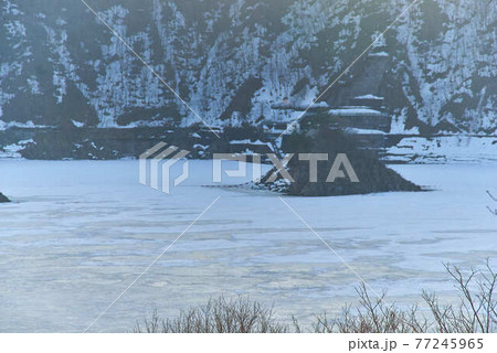 3月岩手県西和歌町錦秋湖雪景色 3月岩手県西和歌町錦秋湖雪景色 77245965