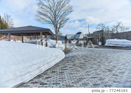 3月山形県道の駅田沢の雪景色 77246163