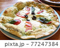 ピッツア 77247384