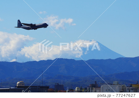 富士山とC-130ハーキュリーズ 77247627