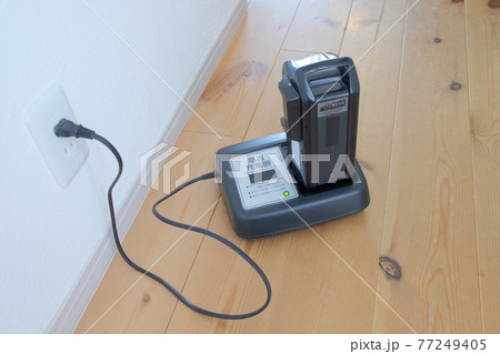 電動自転車の充電器　 77249405