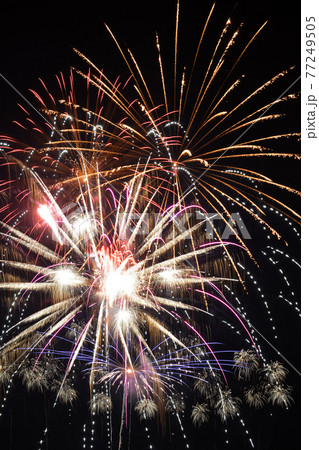 ≪京都府　亀岡平和祭保津川花火大会≫　京都府亀岡市　花火イメージ 77249505