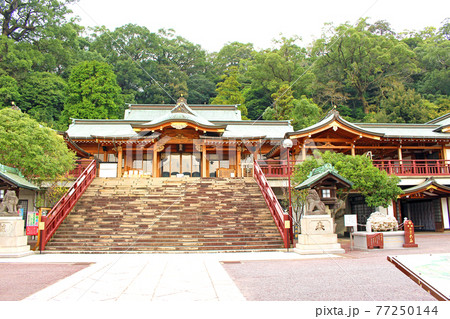 鎮西大社諏訪神社の拝殿と車祓所 鎮西大社諏訪神社の拝殿と車祓所 77250144