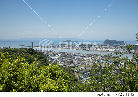 有田みかん海道から有田川河口、沖ノ島・地の島を望む 77254345