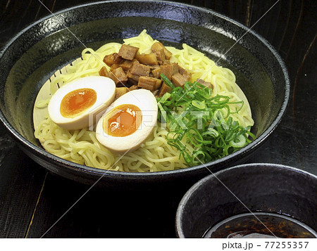 チャーシューと煮玉子のつけ麺 77255357