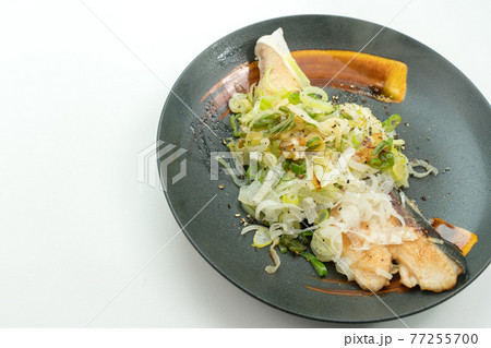 サーモンソテーのねぎソースがけ サーモンソテーのねぎソースがけ 77255700
