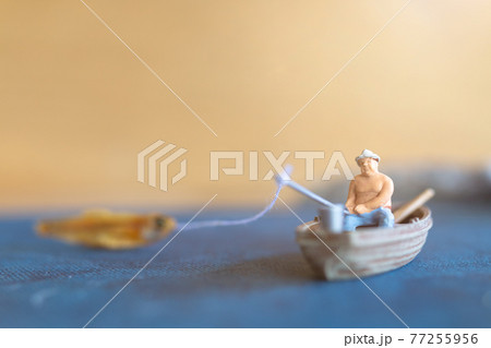 Miniature People, Miniature fishermen are - Stock Photo [77255956] -  PIXTA