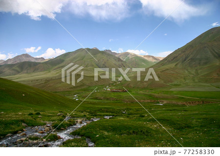 ソンクル湖へ向かう道中の山岳風景 ソンクル湖へ向かう道中の山岳風景 77258330