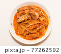 キムチ 豚肉 皿 77262592