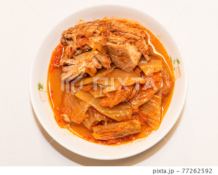 キムチ 豚肉 皿 77262592