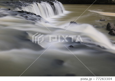 川 河 波 77263304