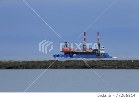 大牟田市　三池港　工事船、 77266814