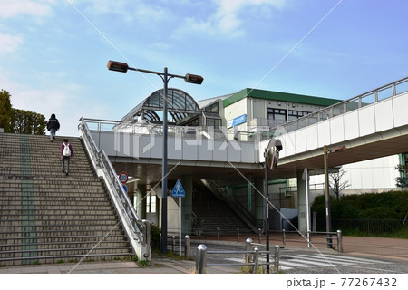神奈川県藤沢市　小田急線六会日大前駅西口付近 77267432