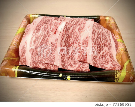 霜降りステーキ肉　写真素材 77269955