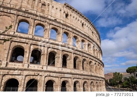 The Colosseum In Rome 77271011