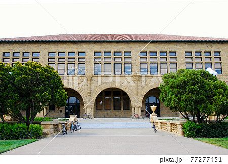 アメリカ合衆国　カリフォルニア州　スタンフォード大学　キャンパス風景 77277451