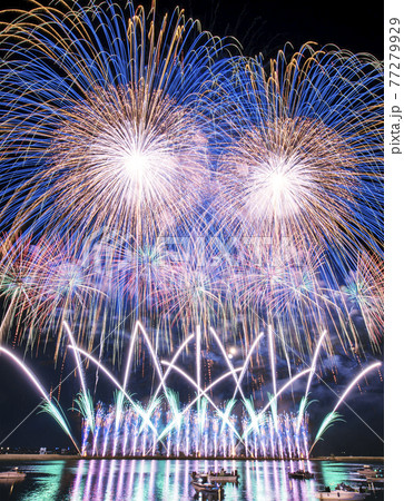 【夏イメージ】花火大会 77279929