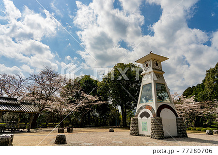 山口県岩国市　岩国城ロープウエー山頂駅にある時計台 77280706