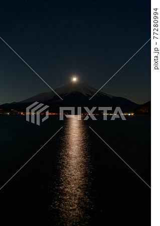 山中湖よりパール富士 77280994