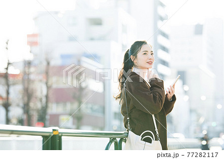 女性　待ち合わせ 77282117